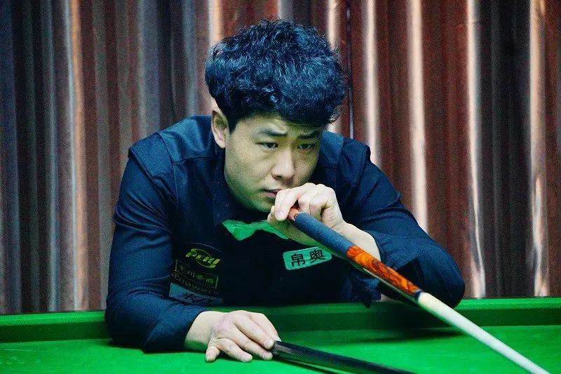 他在场上的 他在场上的