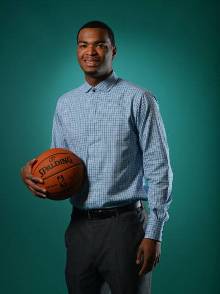 罗在发布会 罗在发布会